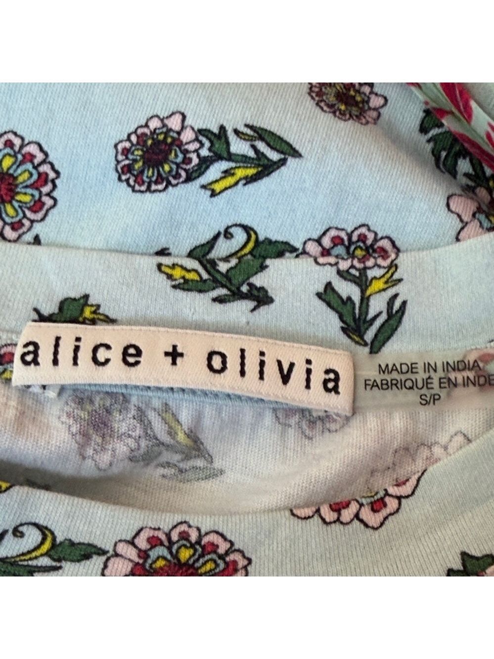 Alice + Olivia Floral Short Sleeved Top Size Small *Flawed* - Picture 8 of 9